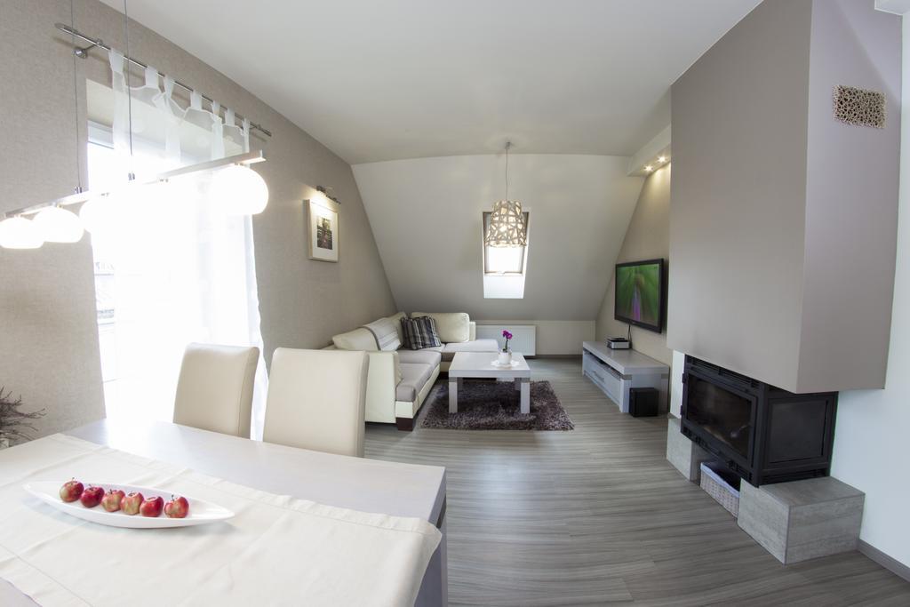 Modern Apartment Oswiecim Phòng bức ảnh